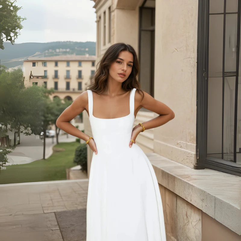 ABITO VIENNA CON SCOLLO QUADRATO